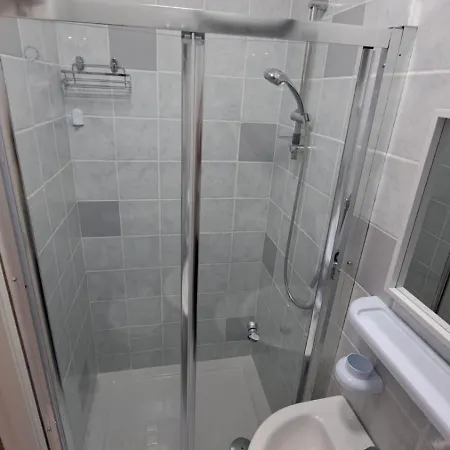 Little House アパート