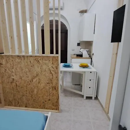 Little House アパート ヴァスト