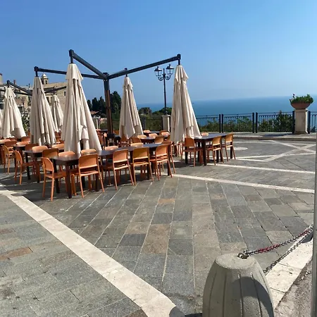 Little House * ヴァスト