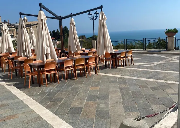 Little House * ואסטו