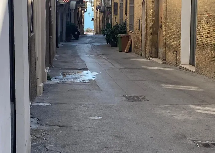 Little House * ואסטו